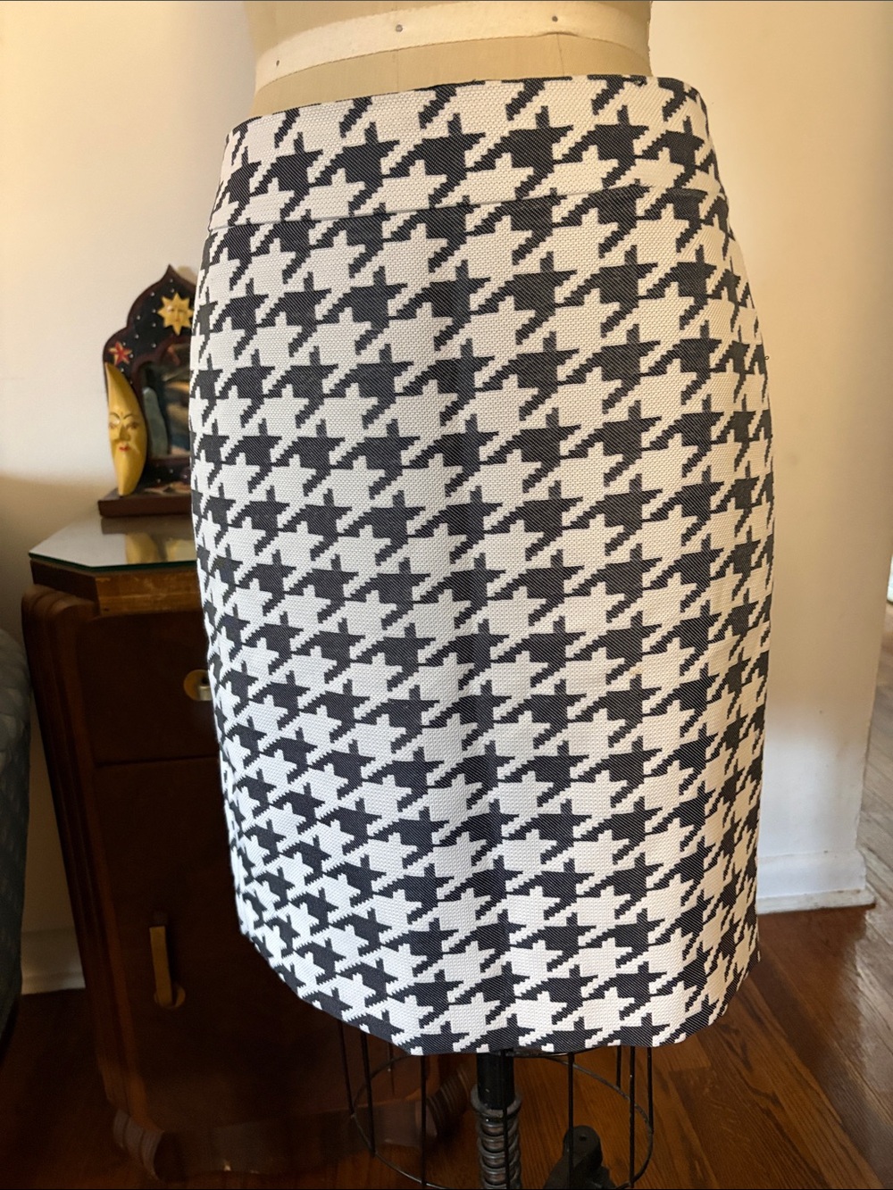 Banana Republic Classic Black and White Houndstooth Pencil Skirt Size 4